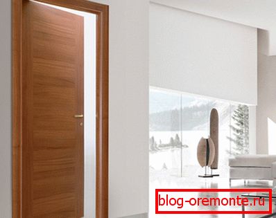 Un ejemplo de una puerta interior, hecha a mano.