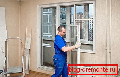 Asegúrese de supervisar la instalación de la puerta