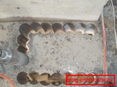 Perforaciones diamantadas en hormigón para decorar la escotilla.