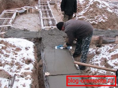 La calidad del concreto con aditivos anticongelantes se endurece incluso en temperaturas bajo cero. La calidad del concreto con aditivos anticongelantes se endurece incluso en temperaturas bajo cero.