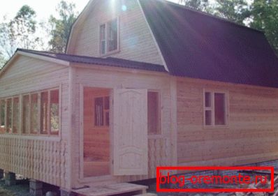 Maravillosa casa con una terraza cerrada que encaja perfectamente en el paisaje circundante Maravillosa casa con una terraza cerrada que encaja perfectamente en el paisaje circundante
