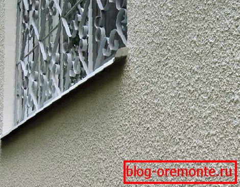 Escayola decorativa - abrigo de piel