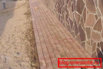 Acabado protector decorativo de la zona ciega del edificio. Acabado protector decorativo de la zona ciega del edificio.