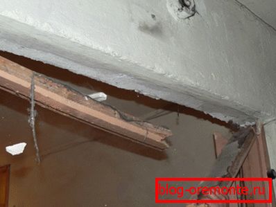Desmontaje de puertas antiguas: reparación en el apartamento. Desmontaje de puertas antiguas: reparación en el apartamento.