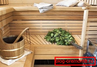 El árbol es el mejor ajuste para el interior de cualquier baño.