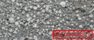 Para reducir la conductividad térmica, se pueden introducir gránulos de poliestireno en la solución. Para reducir la conductividad térmica, se pueden introducir gránulos de poliestireno en la solución.