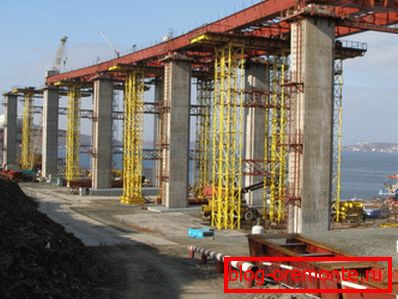Para tales construcciones como en la foto, solo se utiliza hormigón superpesado. Para tales construcciones como en la foto, solo se utiliza hormigón superpesado.