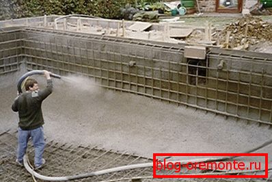 Para llenar el bol de la piscina se necesita una composición impermeable. Para llenar el bol de la piscina se necesita una composición impermeable.