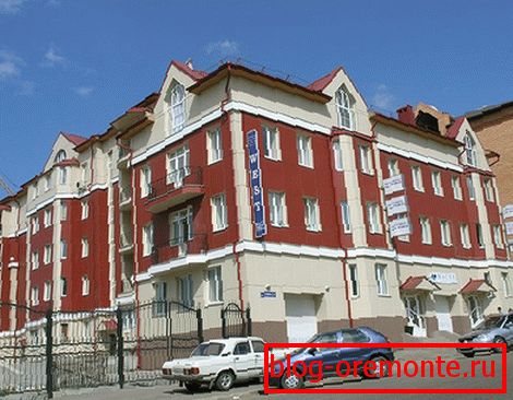 Casa con fachada ventilada.