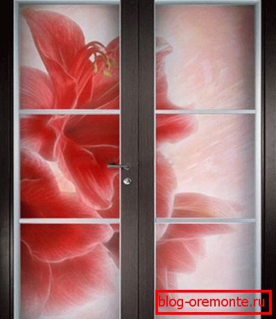 Puertas florales de vidrio coloreado Puertas interiores con vidrieras.