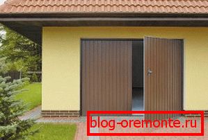 Puertas-portones con construcción abatible.