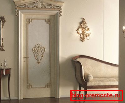 Parches de puerta de MDF con pátina. Parches de puerta de MDF con pátina.