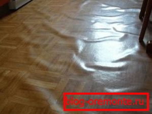 Si no se permite que el material se acueste, después de la colocación puede aparecer una protuberancia.