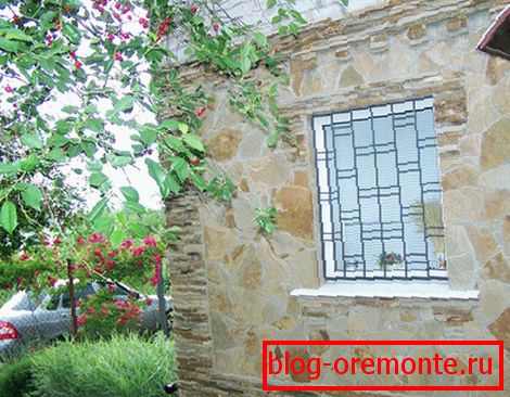 Fachada de piedra arenisca