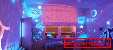 Pintura fluorescente en el interior. Pintura fluorescente en el interior.