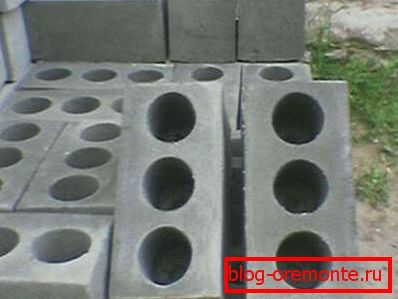 Fotos del tipo más común de ladrillos de hormigón. Fotos del tipo más común de ladrillos de hormigón.