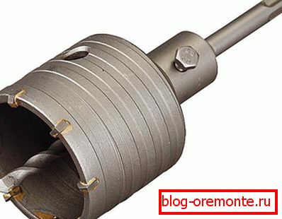 El cortador de hormigón para rosetones tiene una forma especial y cortadores. El cortador de hormigón para rosetones tiene una forma especial y cortadores.