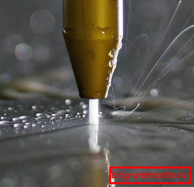 Corte hidro-abrasivo de superficie de hormigón. Corte hidro-abrasivo de superficie de hormigón.