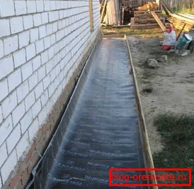 Capa impermeabilizante en zona ciega Capa impermeabilizante en zona ciega