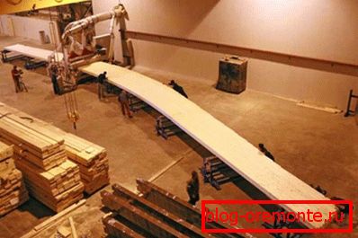 Producción de madera en la fábrica. Producción de madera en la fábrica.