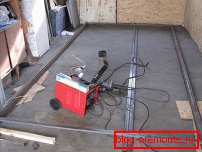 Equipamos un lugar para soldar. Puerta de metal con sus propias manos.