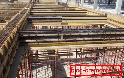 Montaje lateral para construcción monolítica. Montaje lateral para construcción monolítica.
