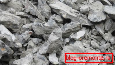 En la foto - material de construcción barato, obtenido por trituración de productos de hormigón En la foto - material de construcción barato, obtenido por trituración de productos de hormigón