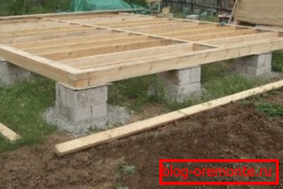 En la foto - construcción tipo columna terminada En la foto - construcción tipo columna terminada