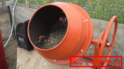 En la foto - el mezclador, que facilitará la preparación del hormigón en el entorno doméstico. En la foto - el mezclador, que facilitará la preparación del hormigón en el entorno doméstico.