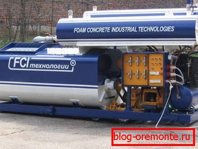 En la foto - equipamiento para la producción de espuma de hormigón. En la foto - equipamiento para la producción de espuma de hormigón.