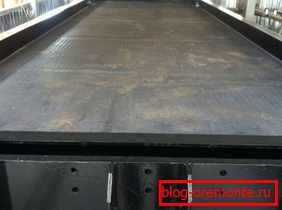La foto - encofrado para la fabricación de forjados. La foto - encofrado para la fabricación de forjados.