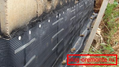En la foto - el uso de materiales de rodillos hidrófobos. En la foto - el uso de materiales de rodillos hidrófobos.