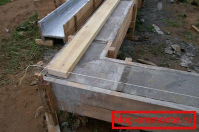 En la foto - un ejemplo de la fabricación de encofrados. En la foto - un ejemplo de la fabricación de encofrados.