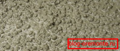 En la foto - la solución para la formación de piedra de la pared. En la foto - la solución para la formación de piedra de la pared.