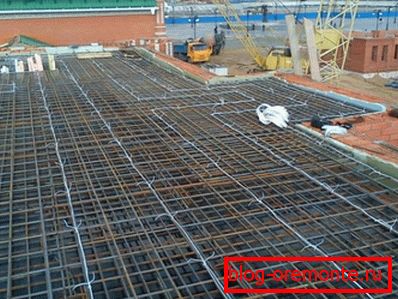 En la foto - la disposición del cable de calefacción En la foto - la disposición del cable de calefacción