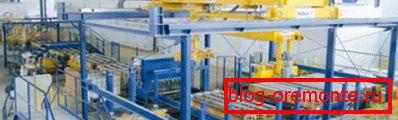 En la foto, una línea moderna para la producción de durmientes de estándar europeo occidental. En la foto, una línea moderna para la producción de durmientes de estándar europeo occidental.