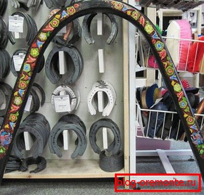 En la foto, el arco para el arnés delantero de la viga flexible. En la foto, el arco para el arnés delantero de la viga flexible.