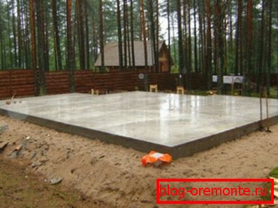 En la foto, el tipo de base más comúnmente utilizado para una casa de concreto a gas. En la foto, el tipo de base más comúnmente utilizado para una casa de concreto a gas.