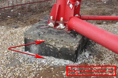 En la foto, la destrucción del material debido a la baja resistencia a las heladas. En la foto, la destrucción del material debido a la baja resistencia a las heladas.