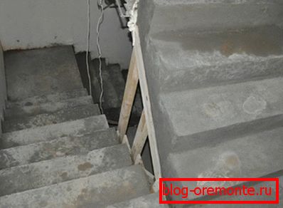 Escalera de hormigón sin terminar