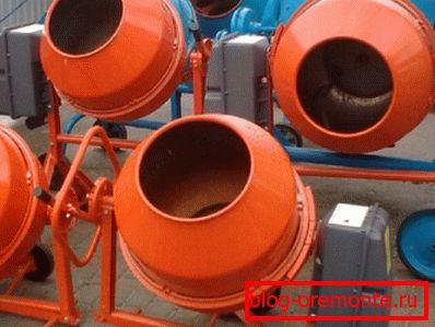 Varios modelos de hormigoneras.