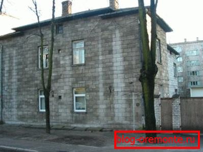 Una de las casas más antiguas de hormigón celular autoclavado. Construcción - 1939, Riga. Una de las casas más antiguas de hormigón celular autoclavado. Construcción - 1939, Riga.