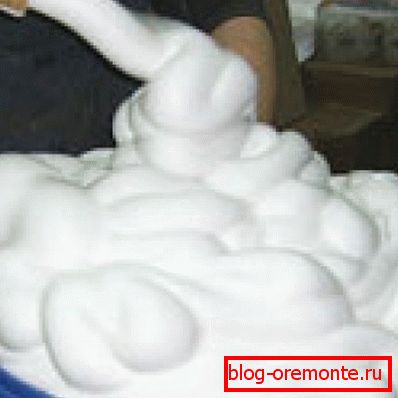 Espuma densa uniforme - un signo de material de calidad Espuma densa uniforme - un signo de material de calidad