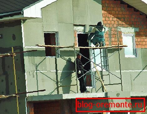Se debe prestar especial atención a los rincones del edificio.