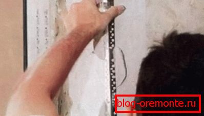 Instalación de esquinas de pintura. Terminando las laderas de la puerta principal hazlo tú mismo.