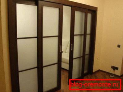 Tabique con puertas correderas - cupé Tabique con puertas correderas - cupé