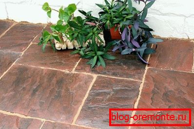 Azulejos decorados con piedra natural. Azulejos decorados con piedra natural.