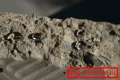 Densa estructura interna de hormigón monolítico de alta calidad. Densa estructura interna de hormigón monolítico de alta calidad.