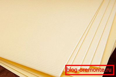 Cómo colocar el sustrato debajo del laminado.