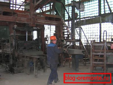 Fabricación de bordillos por vibropresión.